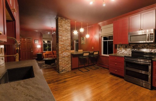 Salem House | The Common Arcana - downtown Salem 5-bedroom near the Common
