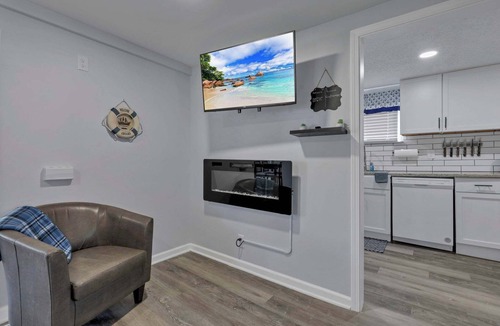 Buckeye Lake House | The Coral Cove-1 Block from Lake