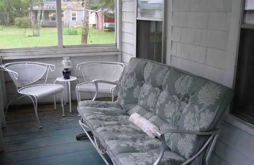 Madison House | the Corner cottage: Overlooking Hayden Brook, Steps to Lakewood Summer Theater