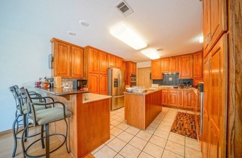 Mid America Cottage | THE COZY COTTAGE LAKE HAMILTON ~ Couples Retreat ~ Now Booking for Summer 2026