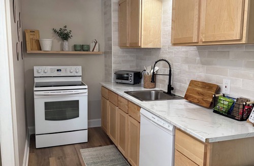 Canton House | The Cozy Cottage welcomes you!