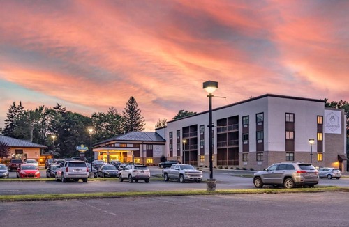 Cheat Lake Hotel | The Cranberry, an Ascend Collection Hotel
