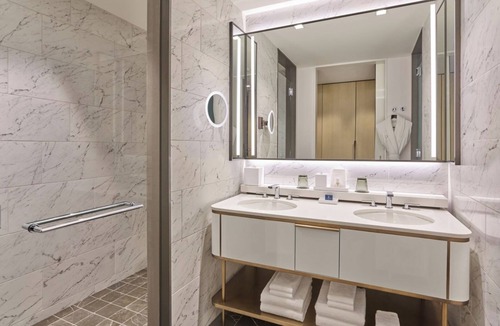 Fort Worth Cultural District Hotel | The Crescent Hotel | Crescent Suite | Prime Location for Museum Exploration