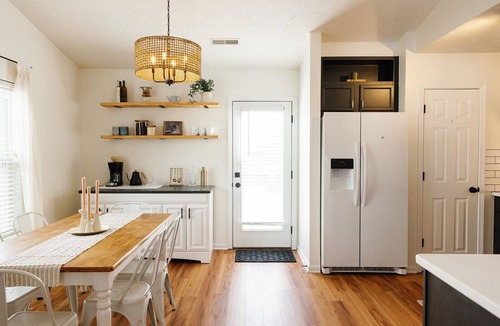 Georgetown House | "The Dawning House" - Peaceful Modern Stay w/Yard