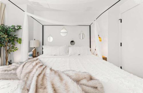 Shawmut Apartment | The Dazzling Two-Bedroom Two-Bath Suite in Boston