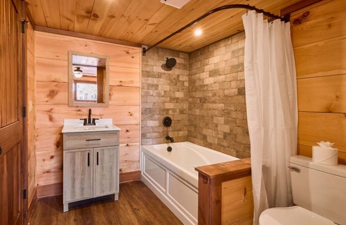 Hot Springs Hotel | The Derby Inn