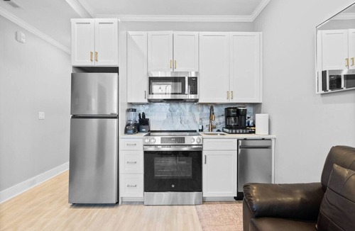 Bloomingdale Hotel | The District Dwelling+New Renovation, 3 Bedroom