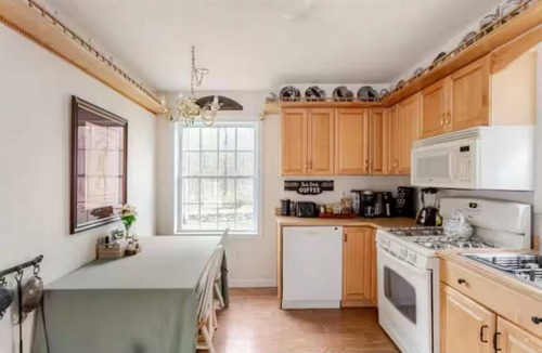 West Dover Apartment | The Eagles Nest - Private Apartment