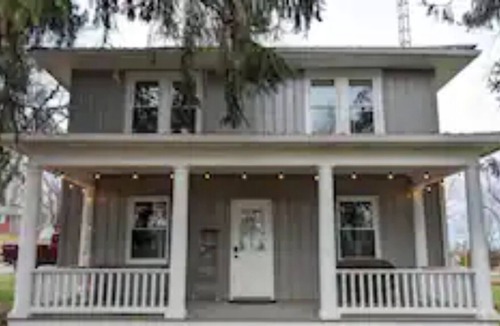 Mount Vernon House | The Forgotten Acres Farm House