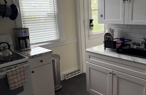 Northampton Apartment | The Gallery- Bright Sunny 2 Bedroom Apartment minutes from Downtown Northampton