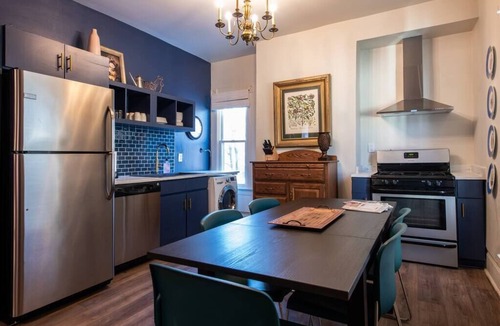 Clifton Apartment | The Gallery Loft - Walk & Dine!