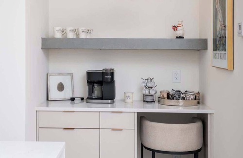 Katie Hill Neighborhood House | The Golden Manor