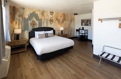 Panguitch Hotel | The Golden Spurs