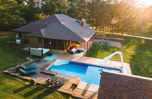 Creola Cabin | The Grounds at Hocking Hills