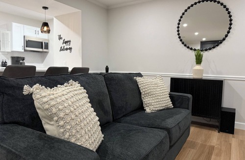 Norwich Apartment | The Happy Hideaway, steps from Spa and 1 mile to Mohegan Sun