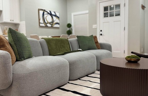 Hyde Square Apartment | The Haven - 3BR2BA Central & Cozy Retreat/Near T