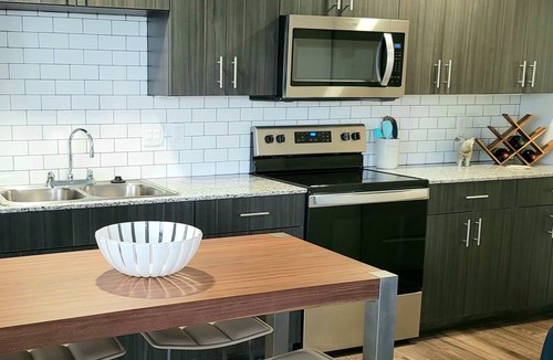 Cherry Street Apartment | The Hemingway NOW OPEN! 405