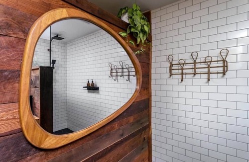 Woodstock House | The Herwood Inn