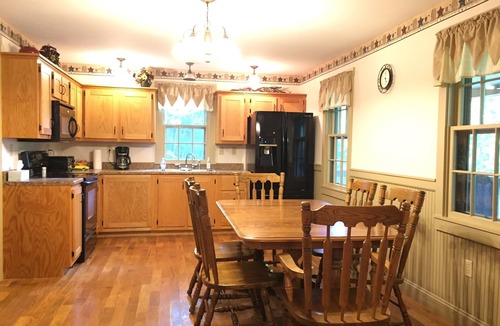 Sharpsburg House | The Hideaway at Buck Ridge. Pet friendly.