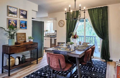 Sand Lake Villa | The Hideaway | Sleeps 6 | 10 mins from Airport