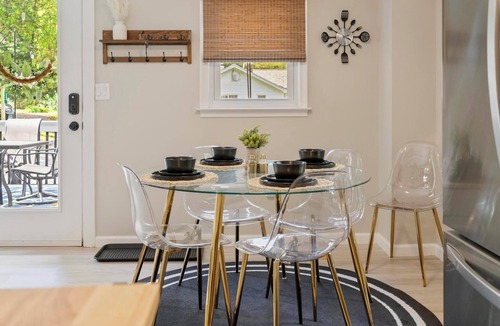 Amston House | The Highland House at Amston Lake