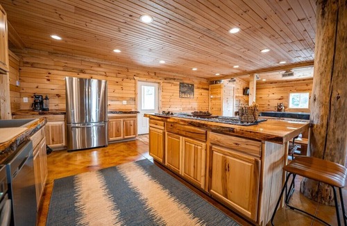 Hamden Cabin | The Hilltop at Puritan Ridge | Outdoor Pool