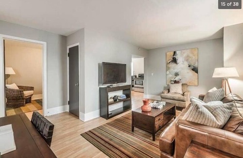 Victorian Village House | The Historic Central Condo - Arena, Short North, Convention #4