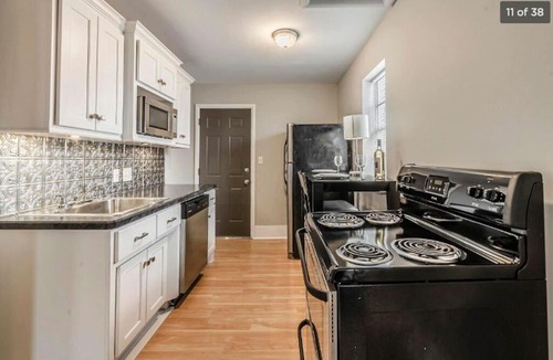 Victorian Village House | The Historic Central Condo - Arena, Short North, Convention #4