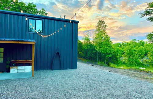 Pittsburg House | {The Honey Pitt} great fishing & 2 miles from Pittsburg State University