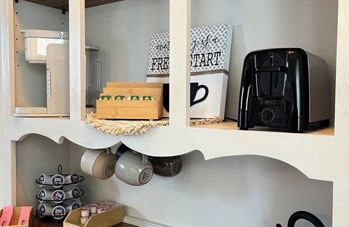Mesopotamia Apartment | The Horse & Harness BnB-Sweet & Spacious