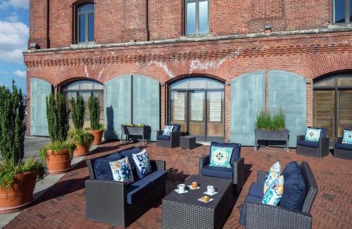 Fells Point Hotel | The Inn at Henderson's Wharf, an Ascend Collection Hotel