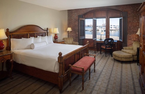 Fells Point Hotel | The Inn at Henderson's Wharf, an Ascend Collection Hotel