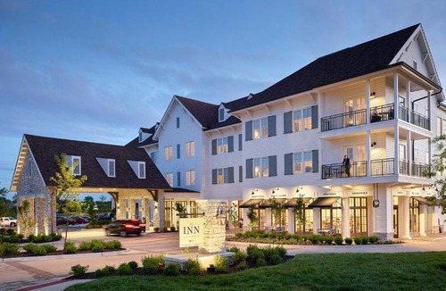 Prairie Village Hotel | The Inn at Meadowbrook