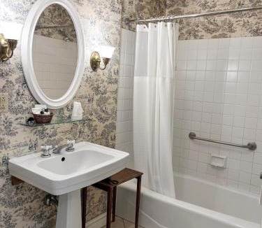 Montpelier Hotel | The Inn at Montpelier