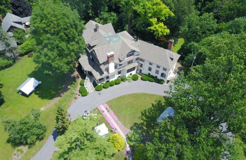 Chambersburg Bed & Breakfast | The Inn at Ragged Edge
