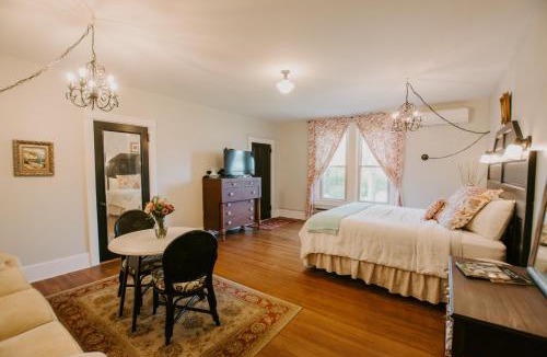 Chambersburg Bed & Breakfast | The Inn at Ragged Edge