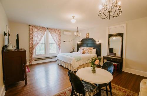 Chambersburg Bed & Breakfast | The Inn at Ragged Edge