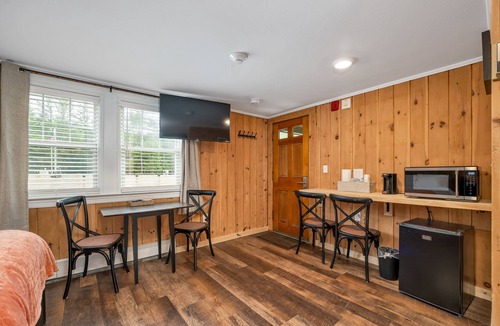 Bartlett House | The Inn & More