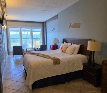 Lubec Hotel | The Inn on the Wharf