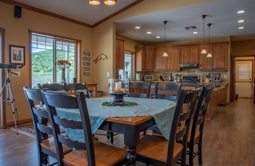 Bradley House | The J's Nest is a Country Delight!