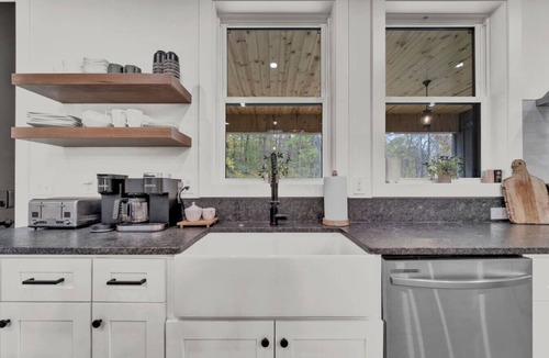 Logan Cabin | The Jack | Luxurious Whiskey Cabin