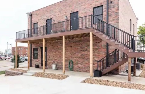 Warrensburg Apartment | The Jail Bird is a newly built, gorgeous apartment in downtown Warrensburg!