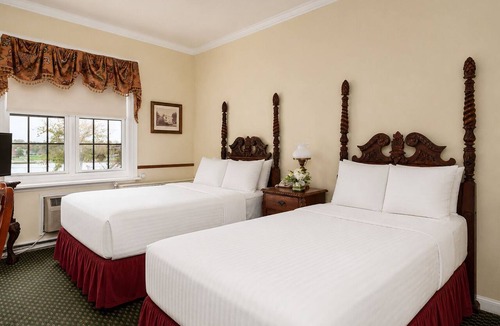 Marietta Hotel | The Lafayette A grand Riverboat Era Hotel