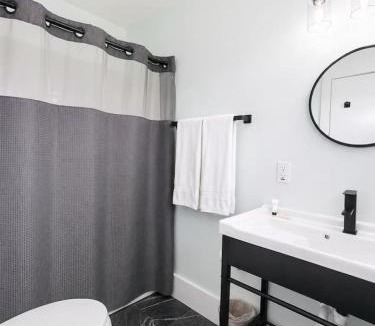 Warsaw Apartment | The Lake Hills Motel