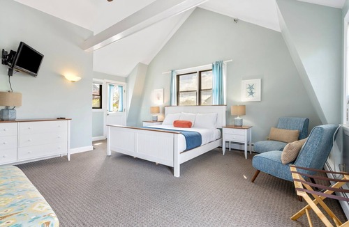York Beach Hotel | The Lighthouse Inn & Suites