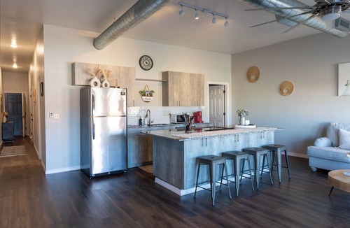 Chelsea Apartment | The Loft on Main. Cozy 2-bedroom apartment in Chelsea with all the amenities.