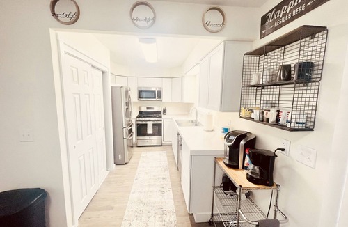 Sand Lake House | The Lovely Place #4 3-bedroom vacation home just 5 minutes to Dimond Center Mall