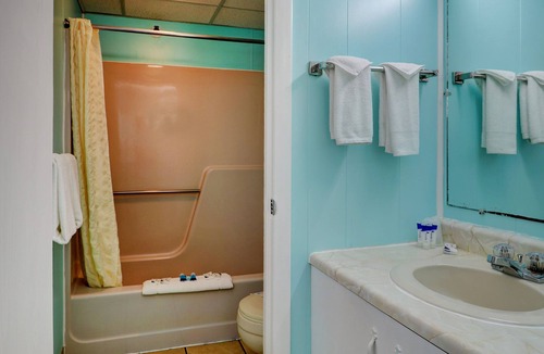 Ogunquit - Wells Hotel | The Majestic Regency Resort