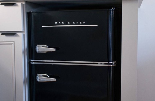 Chambersburg Apartment | The Mane & Co - No. 5