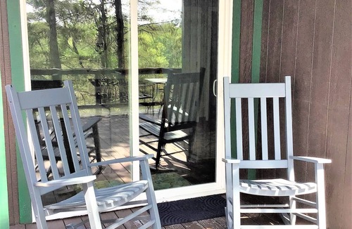 Mid America Cabin | The Maple at Hamilton Cove ~ Pet-Friendly ~ Cabin 10